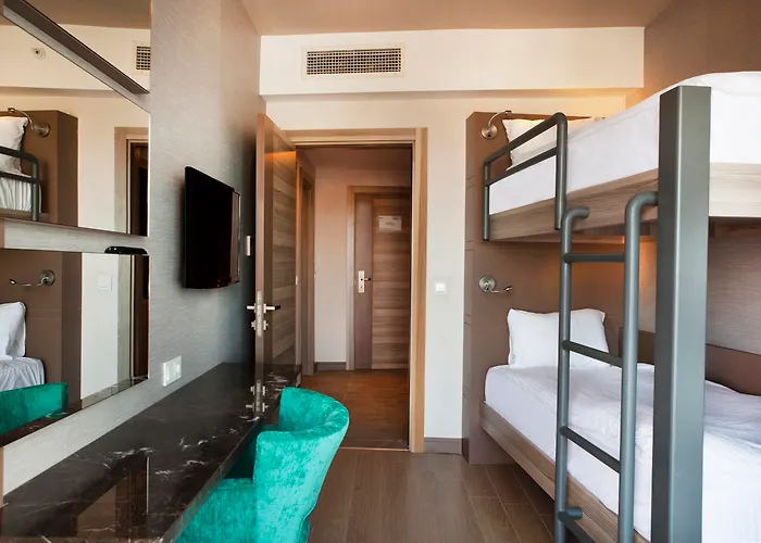 Long Beach Harmony Hotel